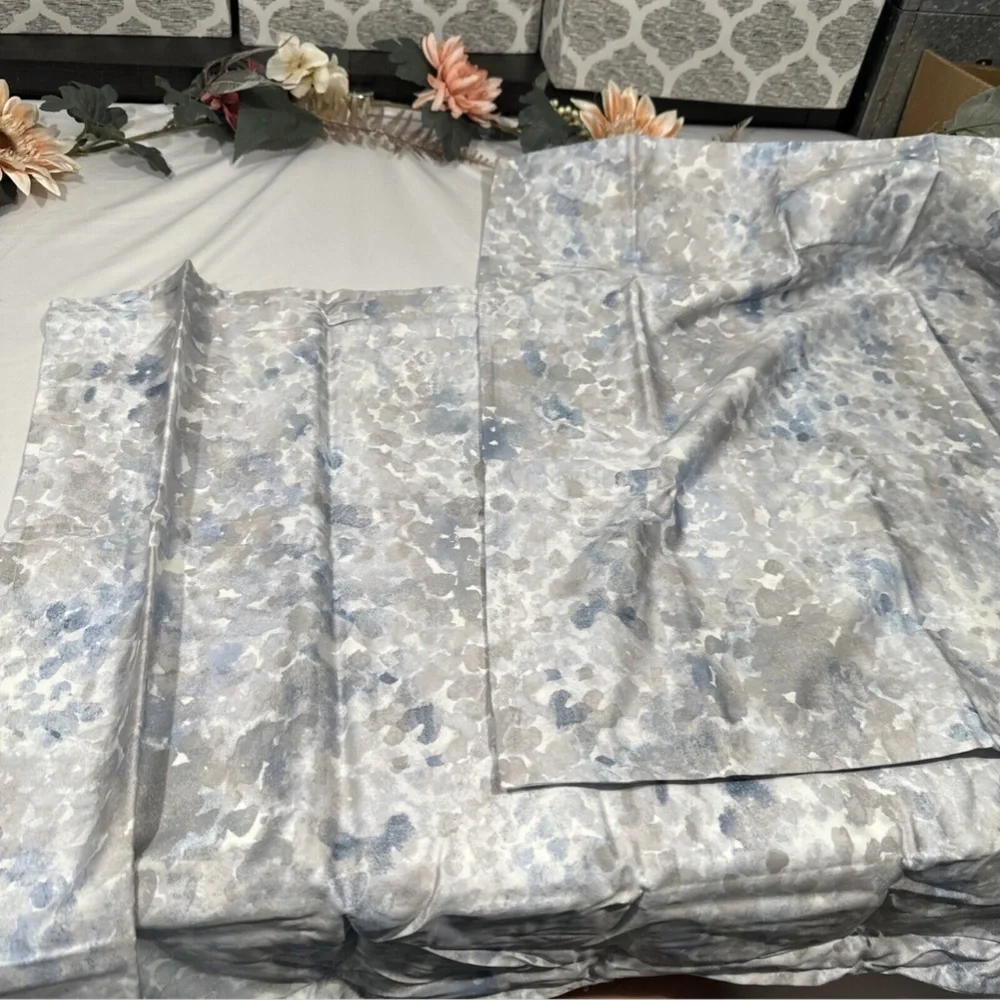 NIB $185 [ 2 Euro Shams ] for Hotel Collection Speckle‎